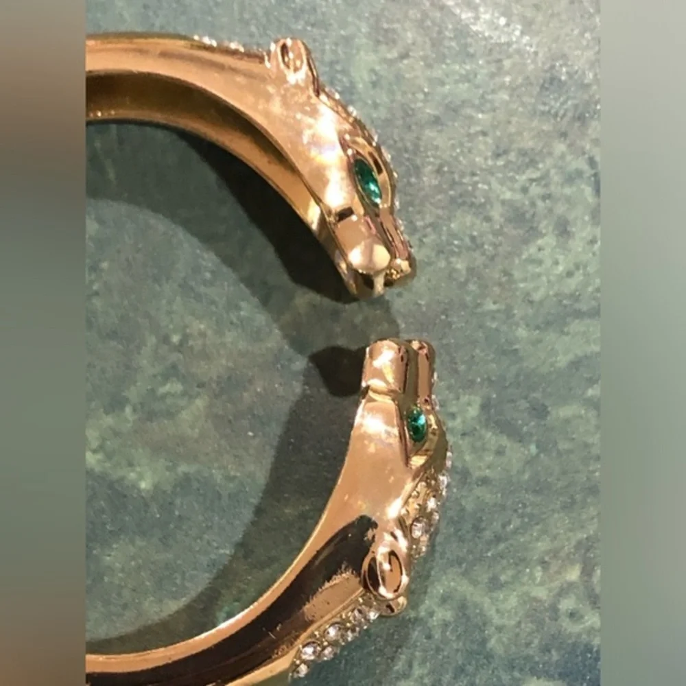 Natasha Couture serpent puma‎ head crystal & emerald rhinestones bracelet new